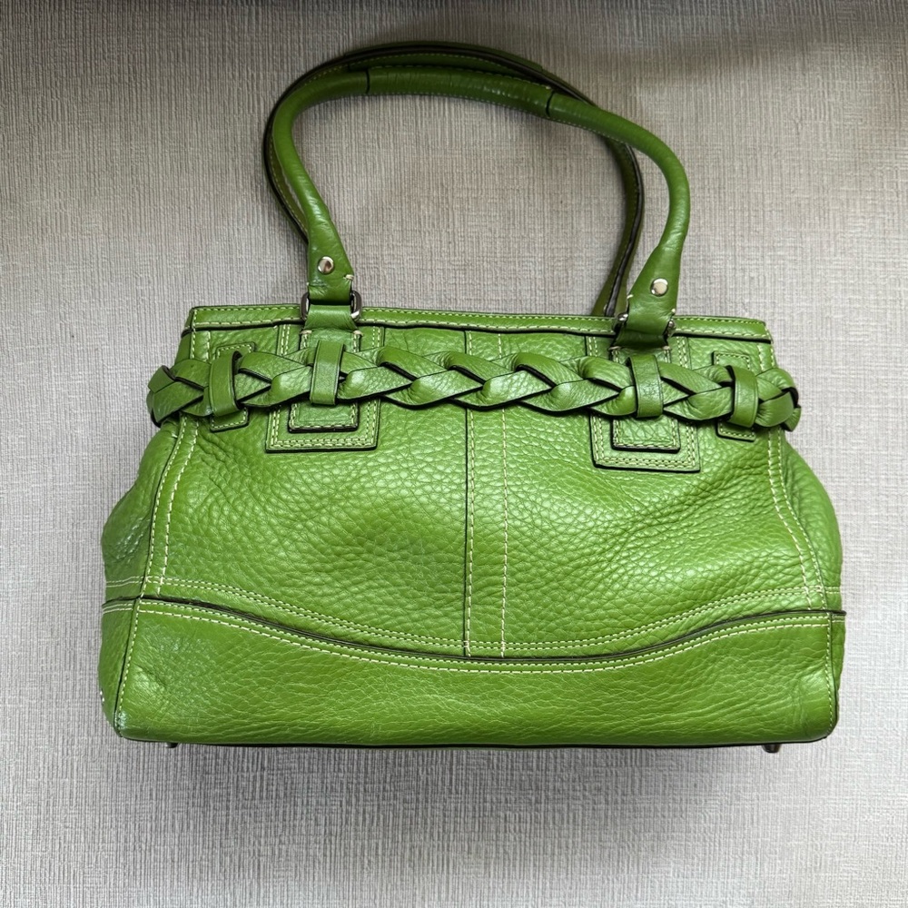 Good condition vintage Coach lime green leather shoulder bag - Picture 3 of 10